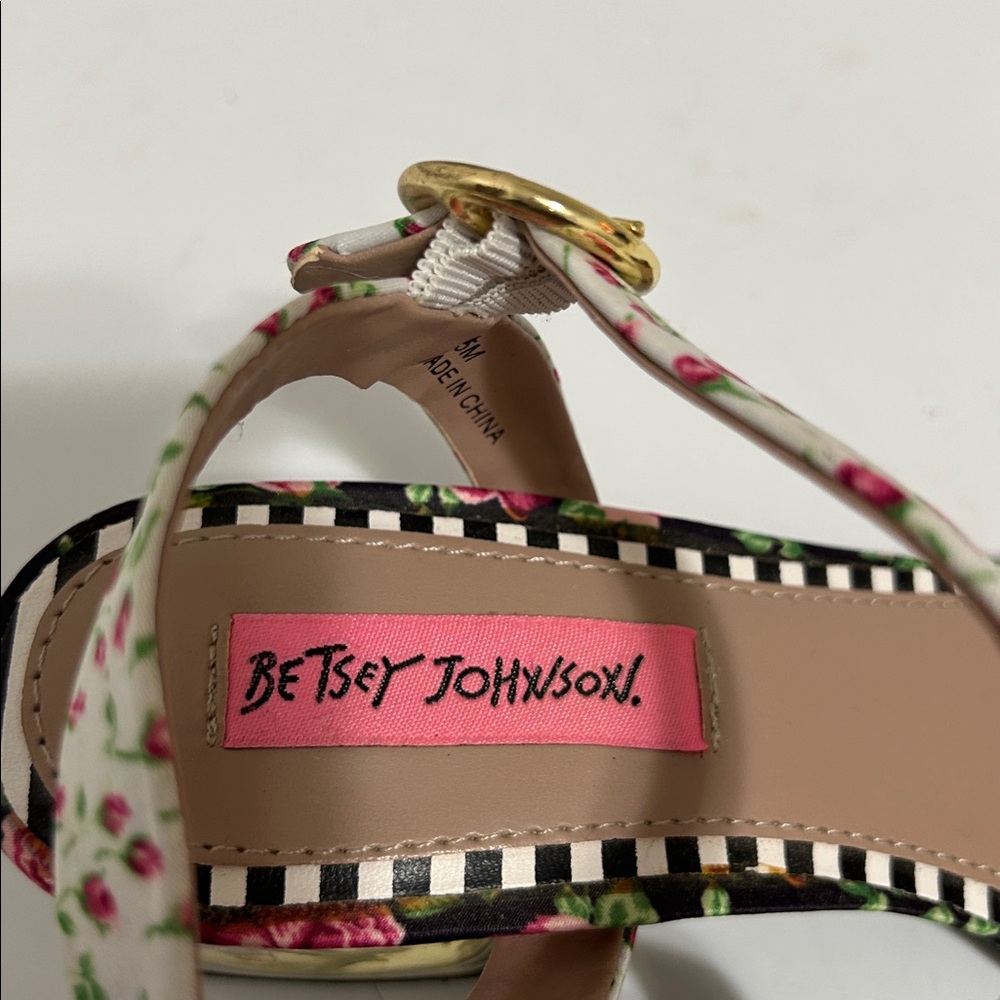 Betsey Johnson Black and Pink Floral Sandals Worn once - Picture 8 of 10